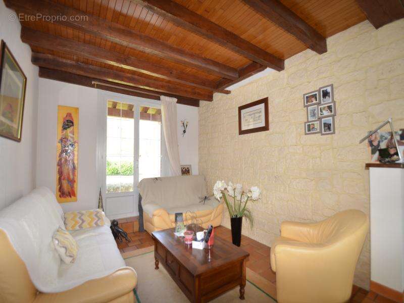 Maison à SAINT-GERMAIN-DU-SALEMBRE