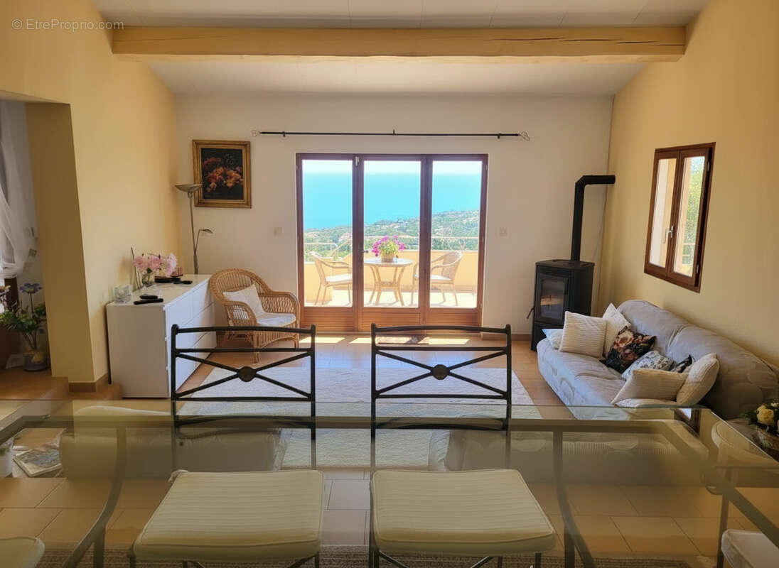 Maison à ROQUEBRUNE-SUR-ARGENS