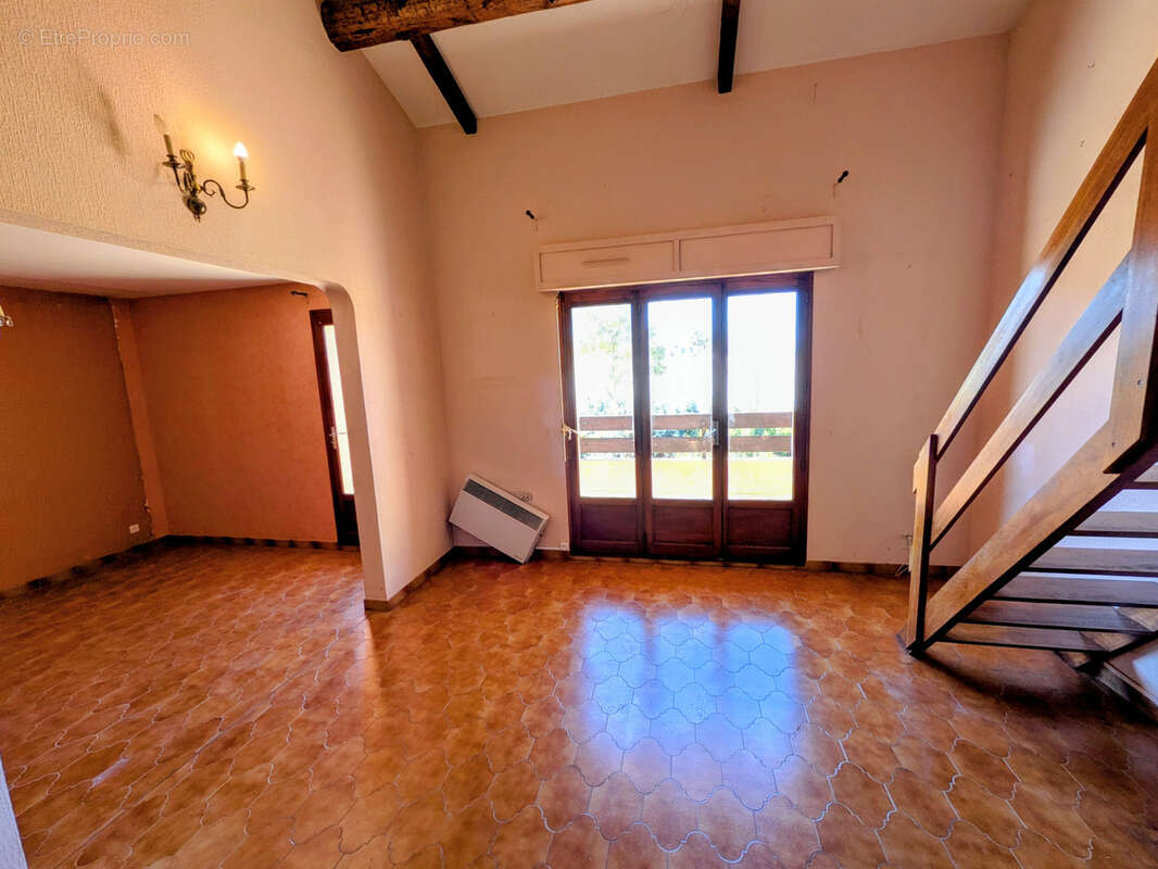Appartement à SAINT-CYR-SUR-MER