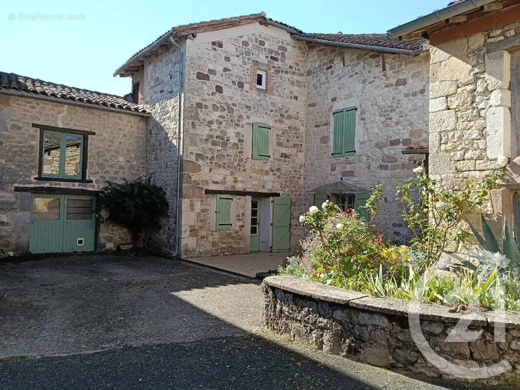 Maison à CAMPAGNAC