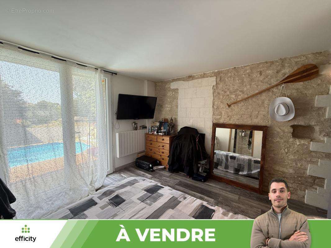 Maison à VENDEUVRE-DU-POITOU