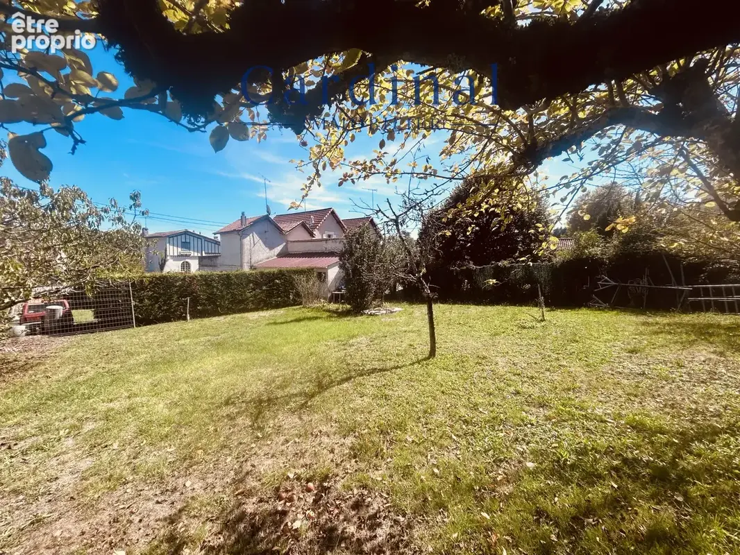 Maison bourgeoise de 150m2, Parc 865 m2, garage 60 m2 Plein centre RIBERAC - photo 3