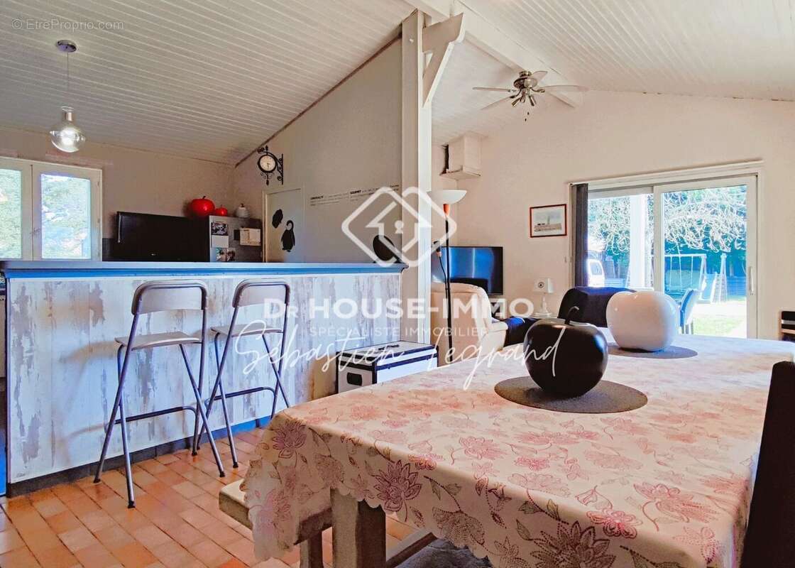 Maison à PAREMPUYRE