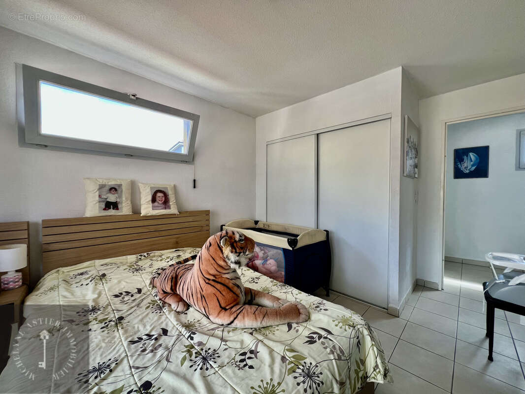 Appartement à SAINT-LAURENT-DU-VAR