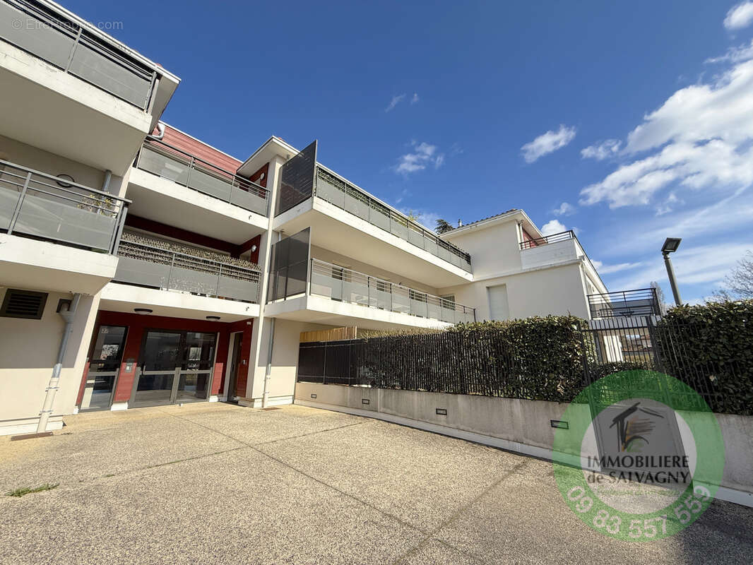 Appartement à LENTILLY