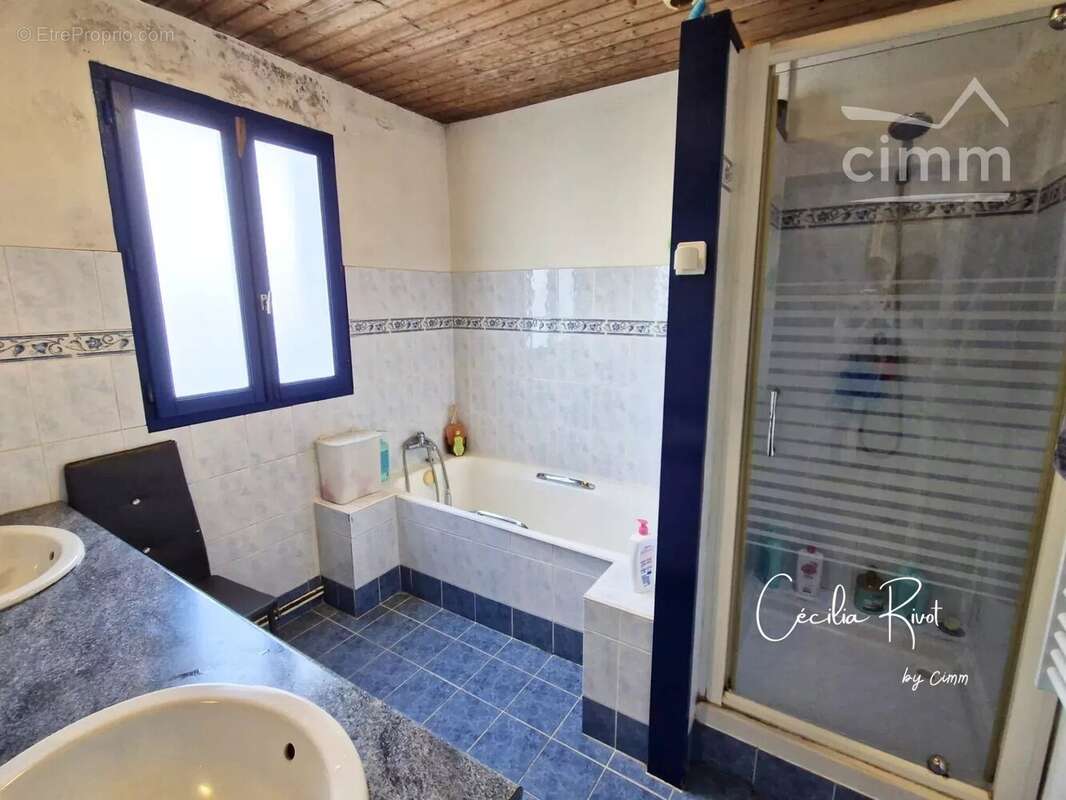 Maison à SAINT-CHRISTOLY-DE-BLAYE