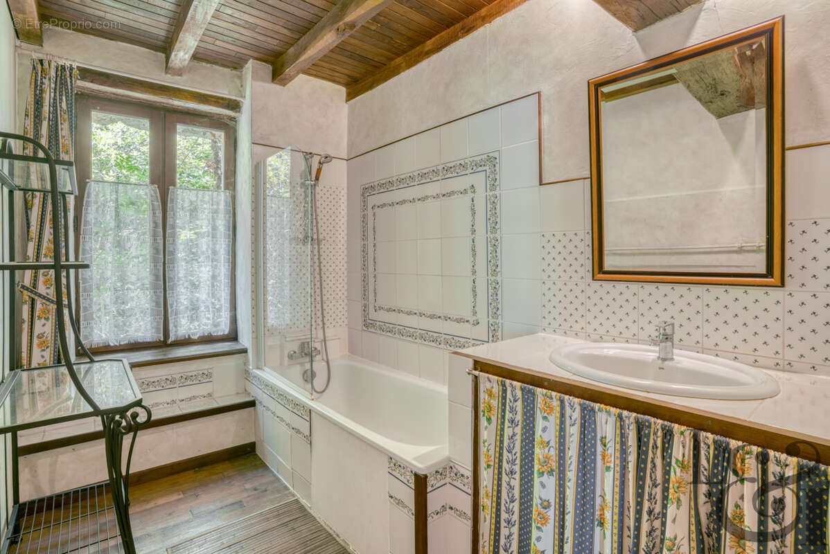Ensemble immobilier en pierre avec piscine - photo 13