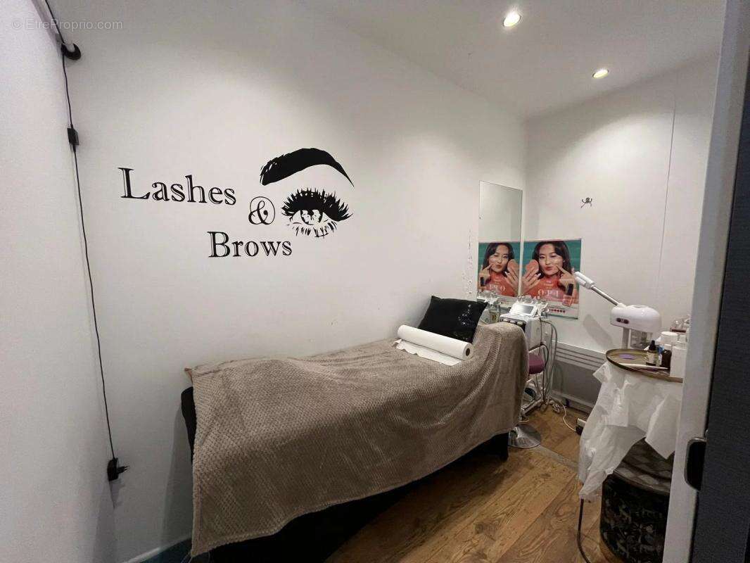 Commerce à VERSAILLES