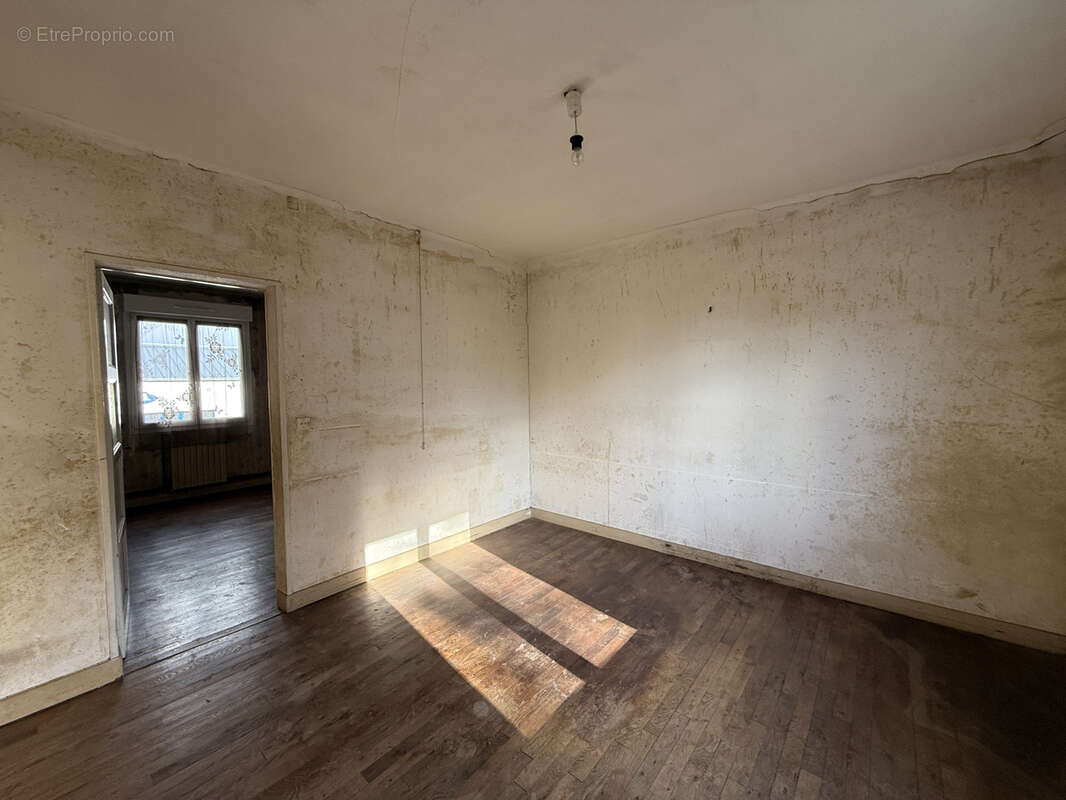 Maison à JUVIGNY-LE-TERTRE