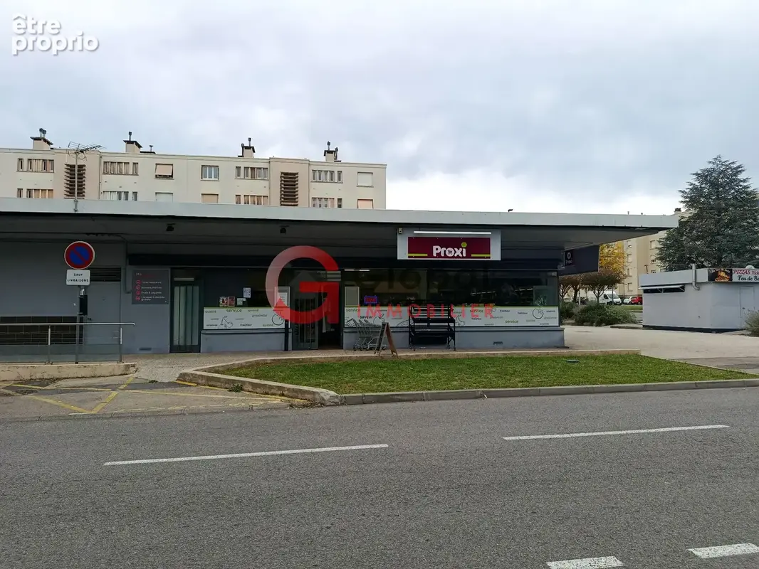 Opportunité rare : Commerce clé en main 167 m2 à Alès - Stock et matériel inclus - photo 1