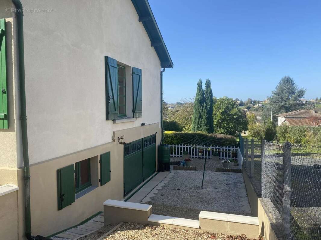 Deux pavillons jumelés avec sous-sols spacieux style 'garage' - photo 13