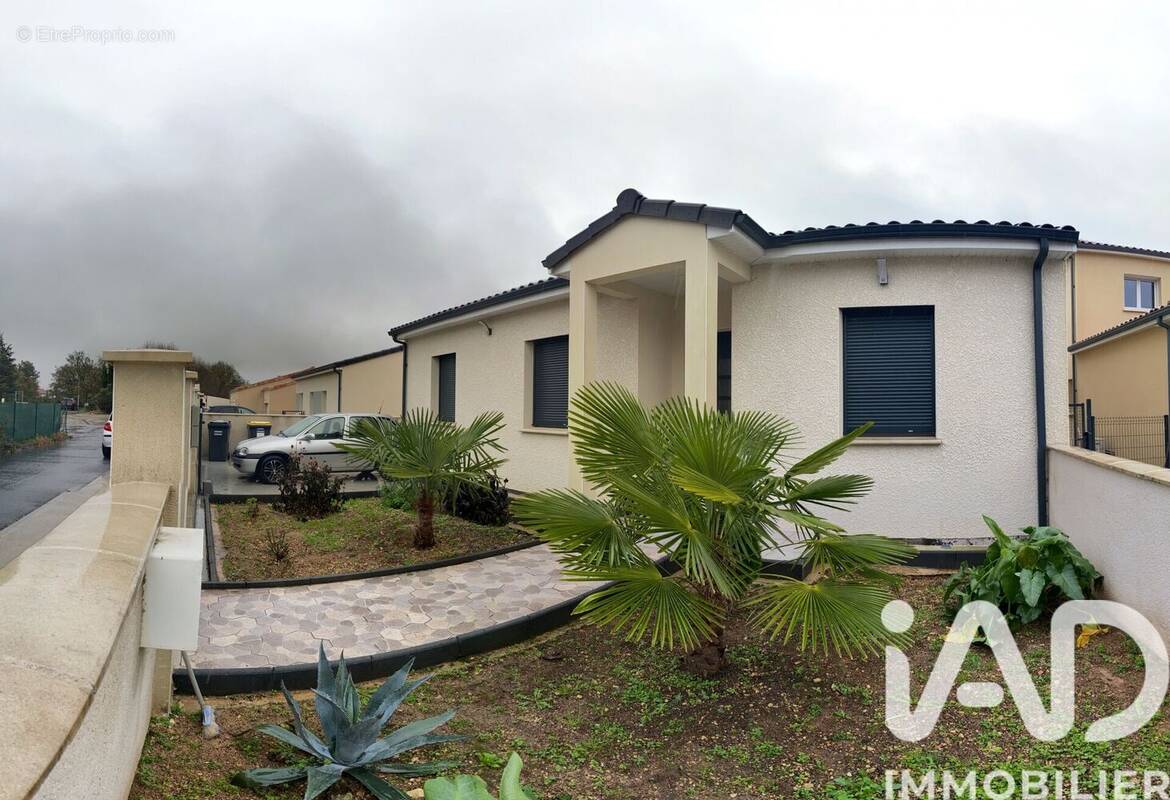 Photo 1 - Maison à BIARD