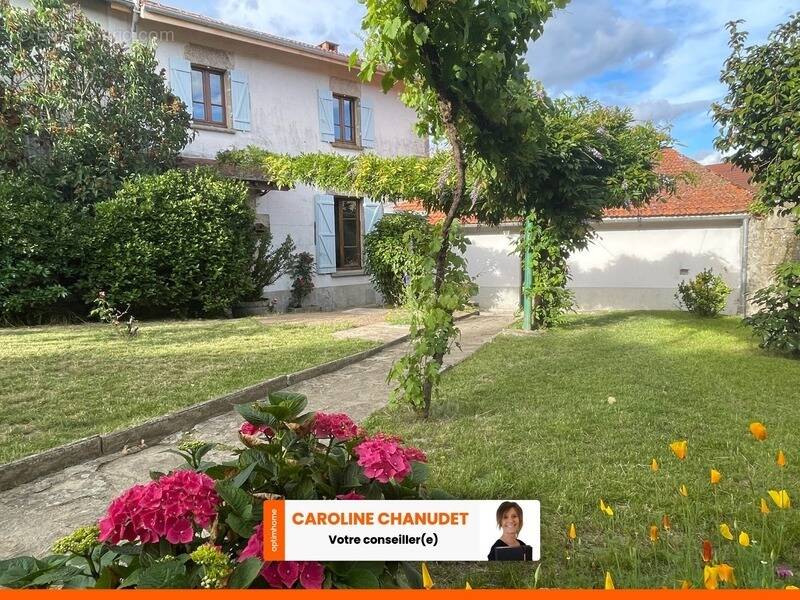 Maison à CHATEAUPONSAC