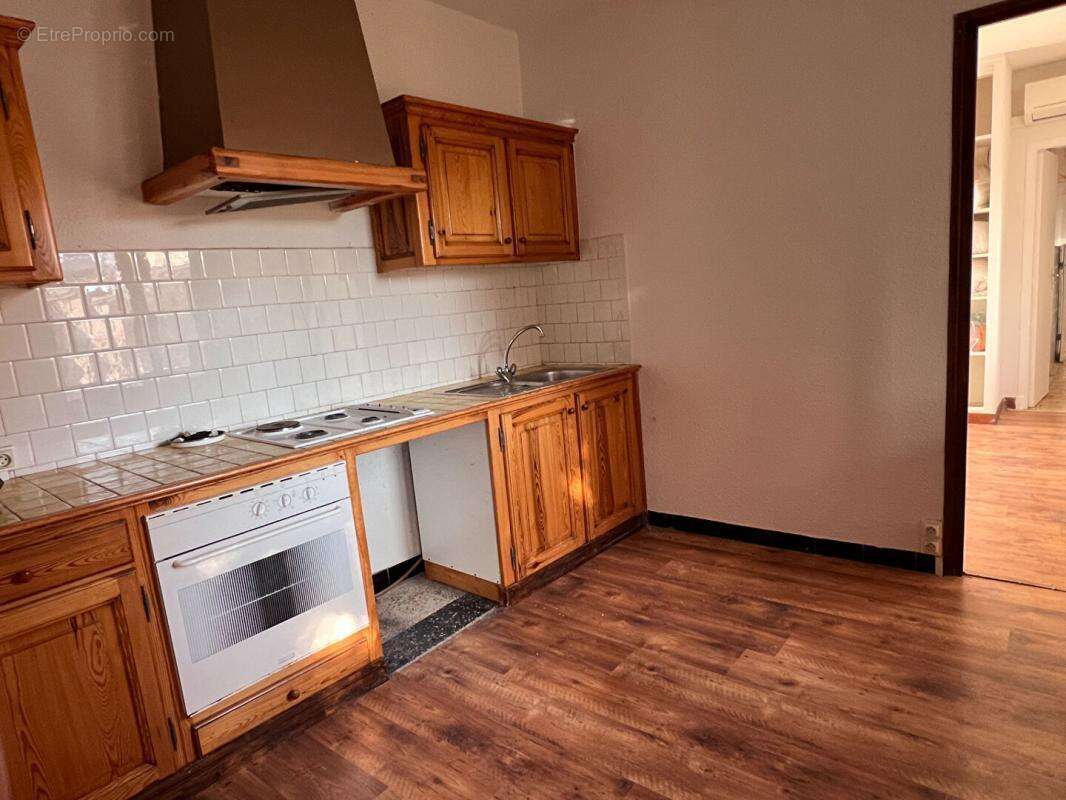 Ensemble immobilier comprenant 5 appartements proche de Barjac - photo 4