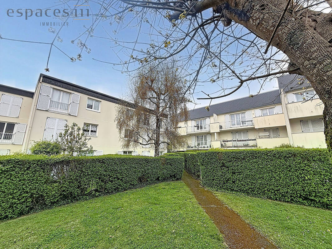 Appartement à MONTIGNY-LE-BRETONNEUX