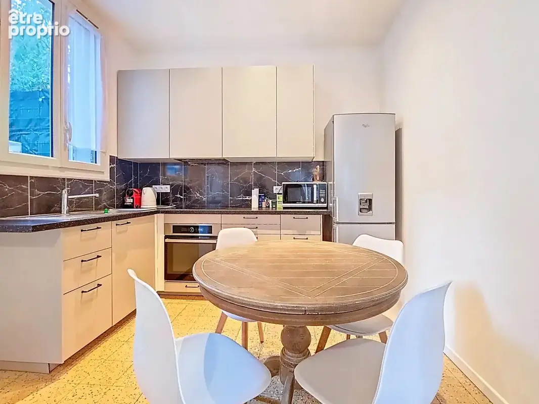Cannes haut forville : 5 pieces 76.50m² - photo 2
