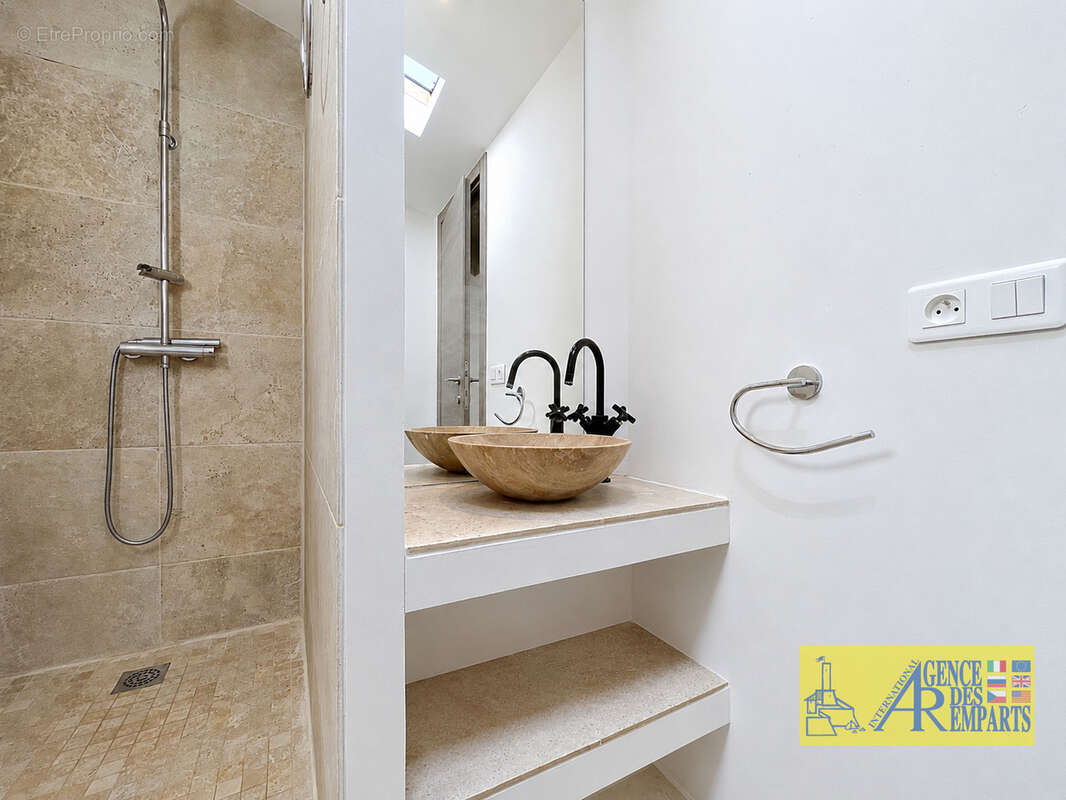 Duplex de charme au cœur du Vieil Antibes - photo 17