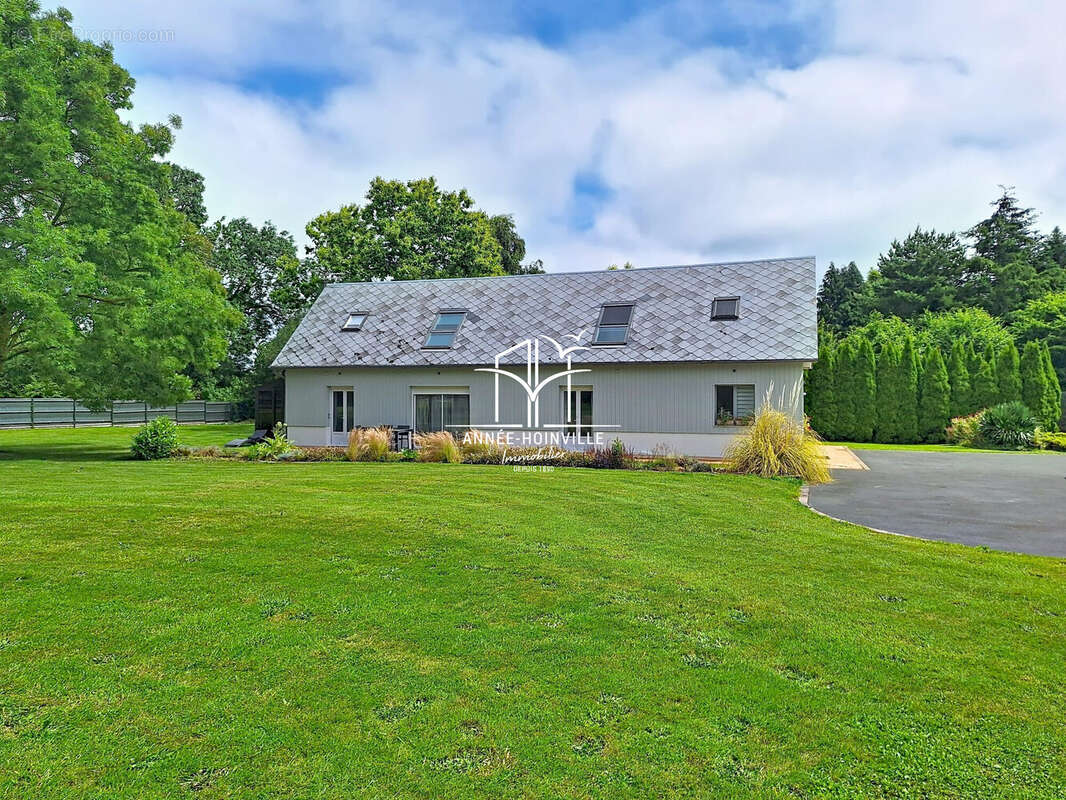 Maison 432 m² à Equemauville  - photo 7