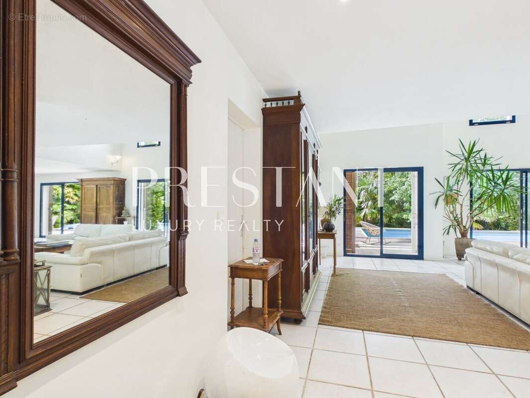 Maison d'Architecte au Calme, Piscine et jardin arboré. - photo 11