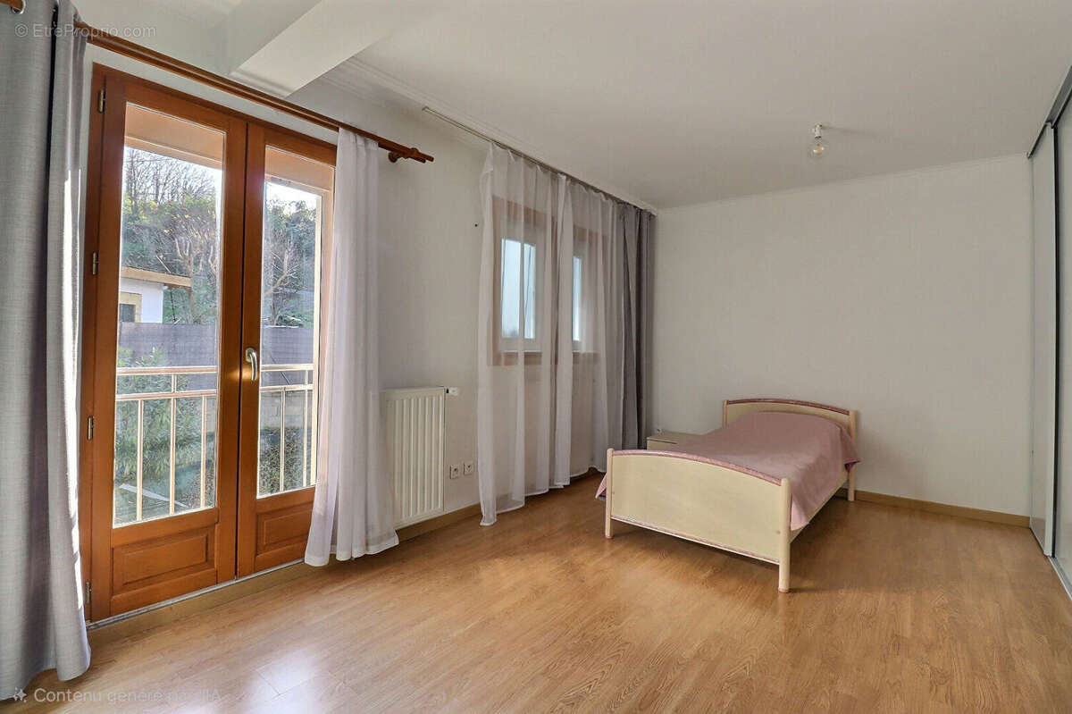 Maison Chambery 6 pièce(s) 141 m² et 559 m2 de terrain - photo 16