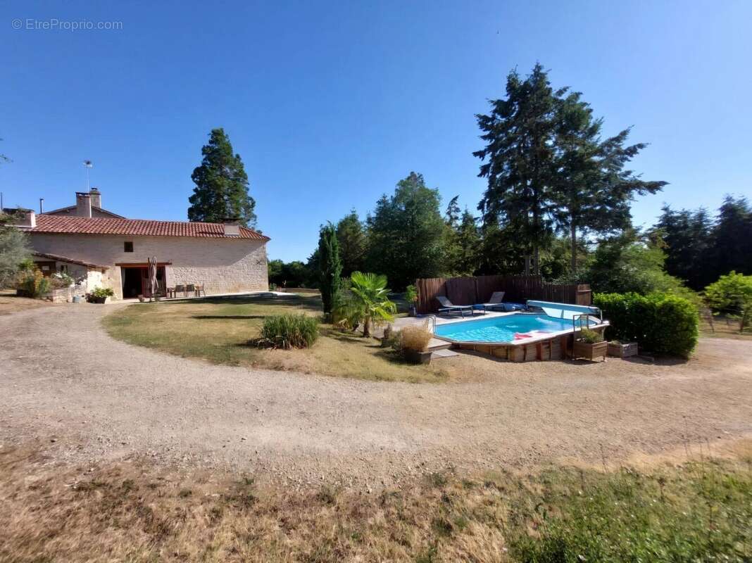 Vente Maison Valdivienne(86300) 399 000ï¿œ - photo 3
