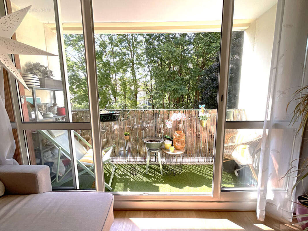 Appartement à BUC