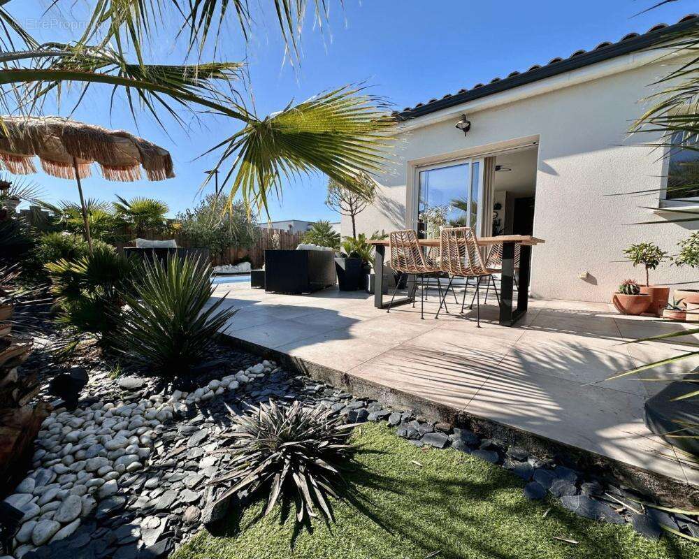 Maison à LES MATHES