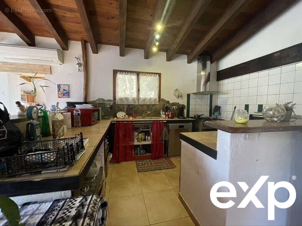 Maison à LE COLLET-DE-DEZE