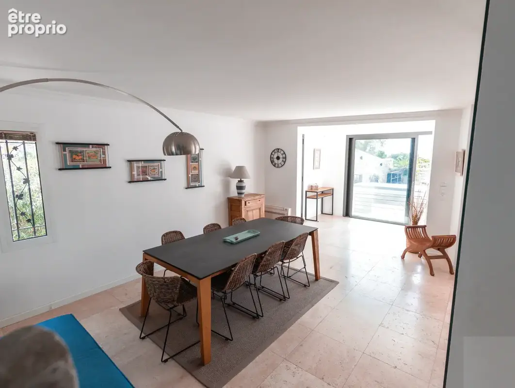 Sanary-sur -mer  / quartier beaucours - villa de 170 m2 avec piscine - photo 13