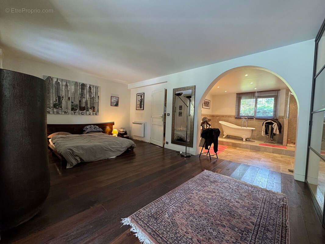 Maison à SAINT-REMY-L&#039;HONORE