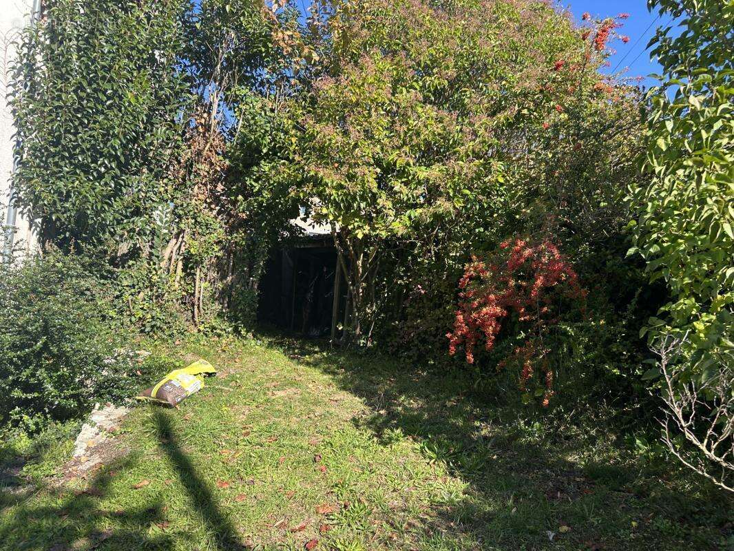 Maison à NANTEUIL-EN-VALLEE