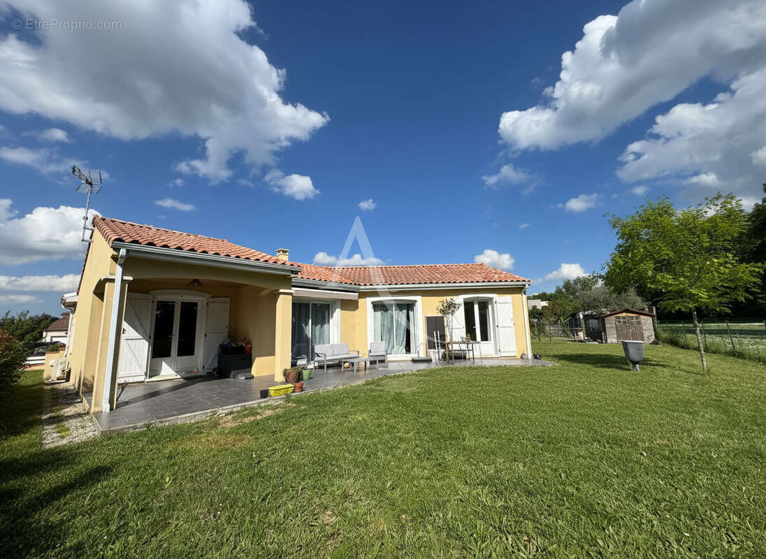 Maison à LASSERRE