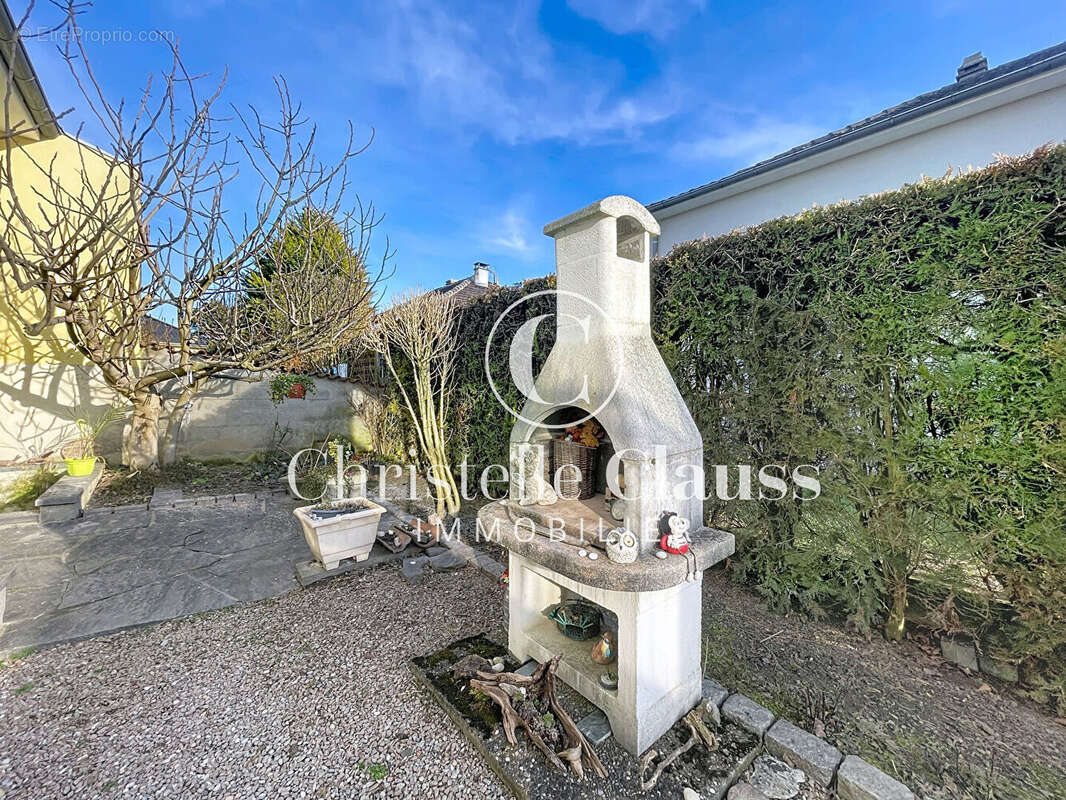 Maison à VILLAGE-NEUF