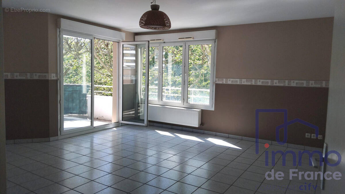 Appartement à SAINT-ETIENNE
