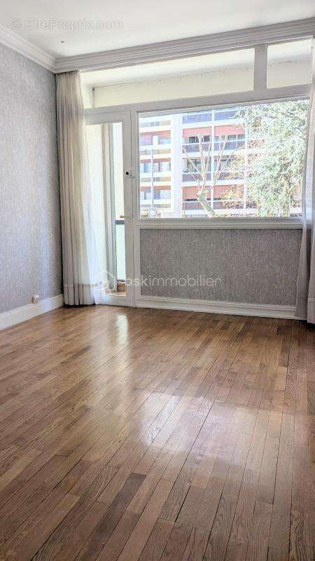 Appartement T3 - Avenue de Royat - photo 3
