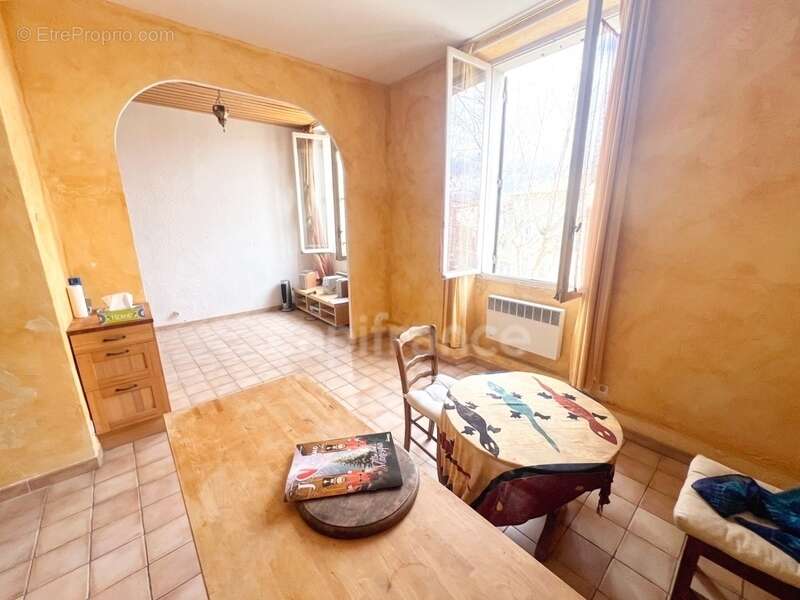 Appartement bourgeois à vendre 3 pièces 2 chambres 77m2 porte de la Saunerie MANOSQUE (04) - photo 6