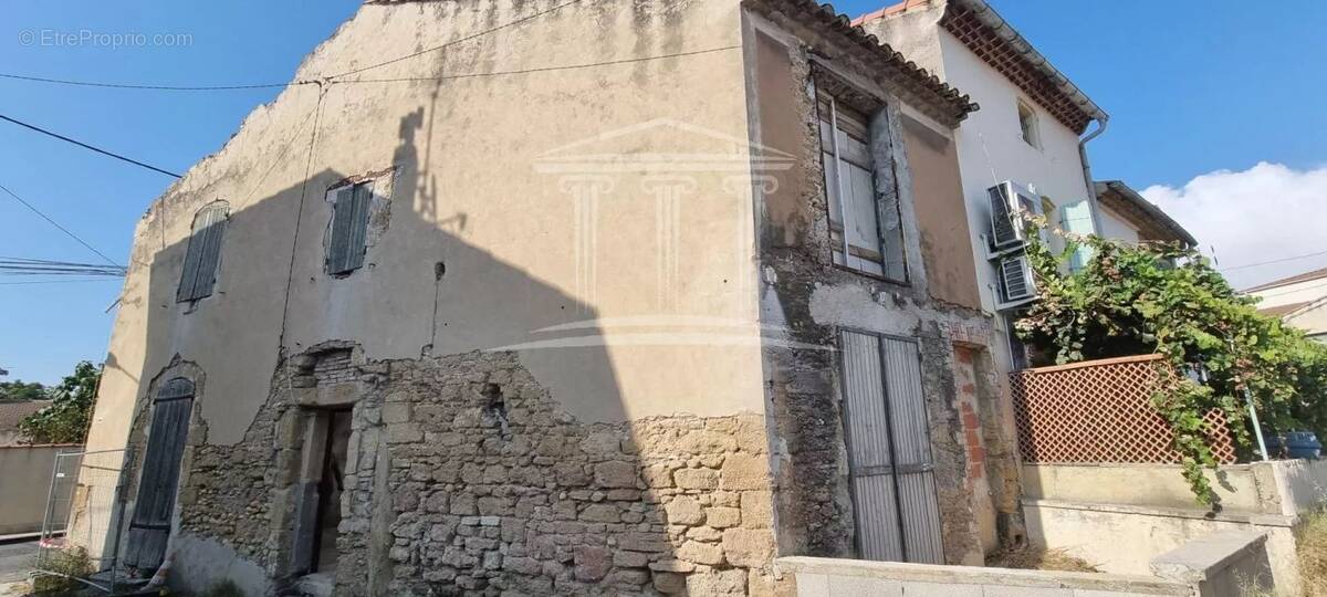 Maison à SORGUES