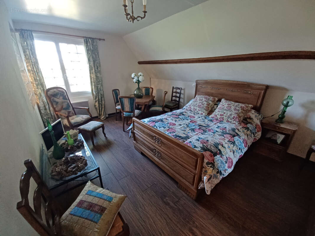 Maison à SAINT-MARTIN-DES-CHAMPS