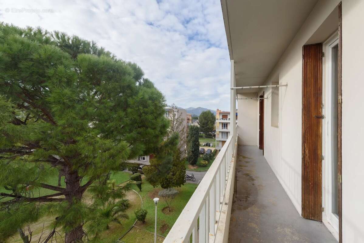 Appartement 60 m² à Aubagne  - photo 7