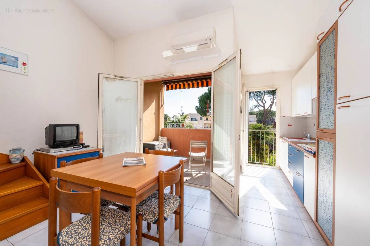 Appartement à VILLENEUVE-LOUBET