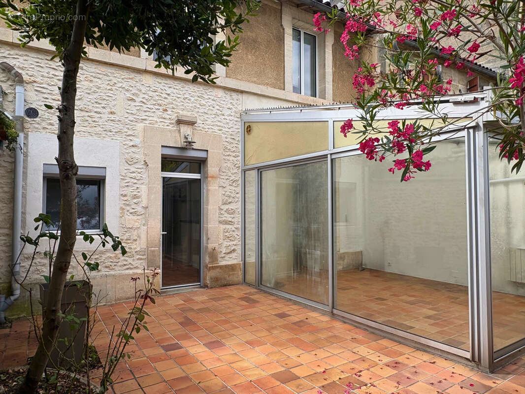 MAISON BOURGEOISE de caractère au cœur du quartier recherché du Jardin Public à COGNAC - photo 15