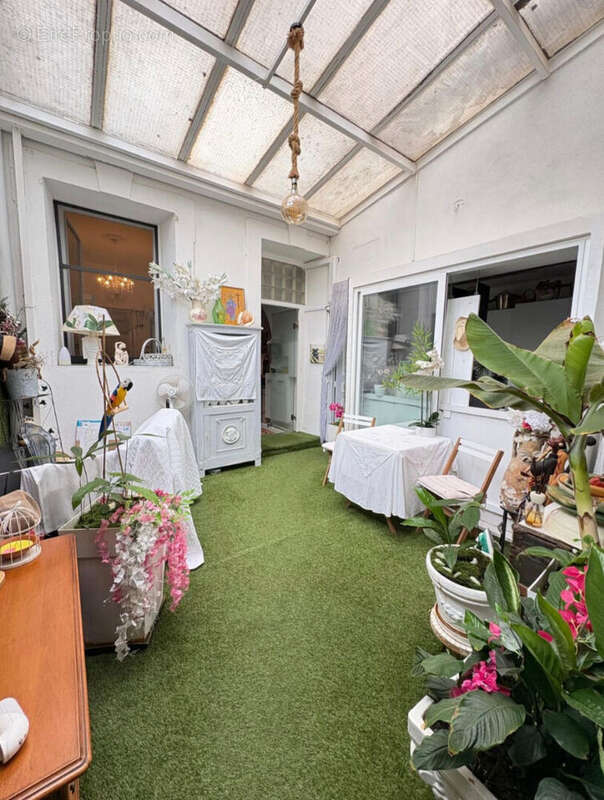 Appartement de caractère proche centre ville vue dégagée  sur quai à Sète 6 pièces 227 m2 - photo 6