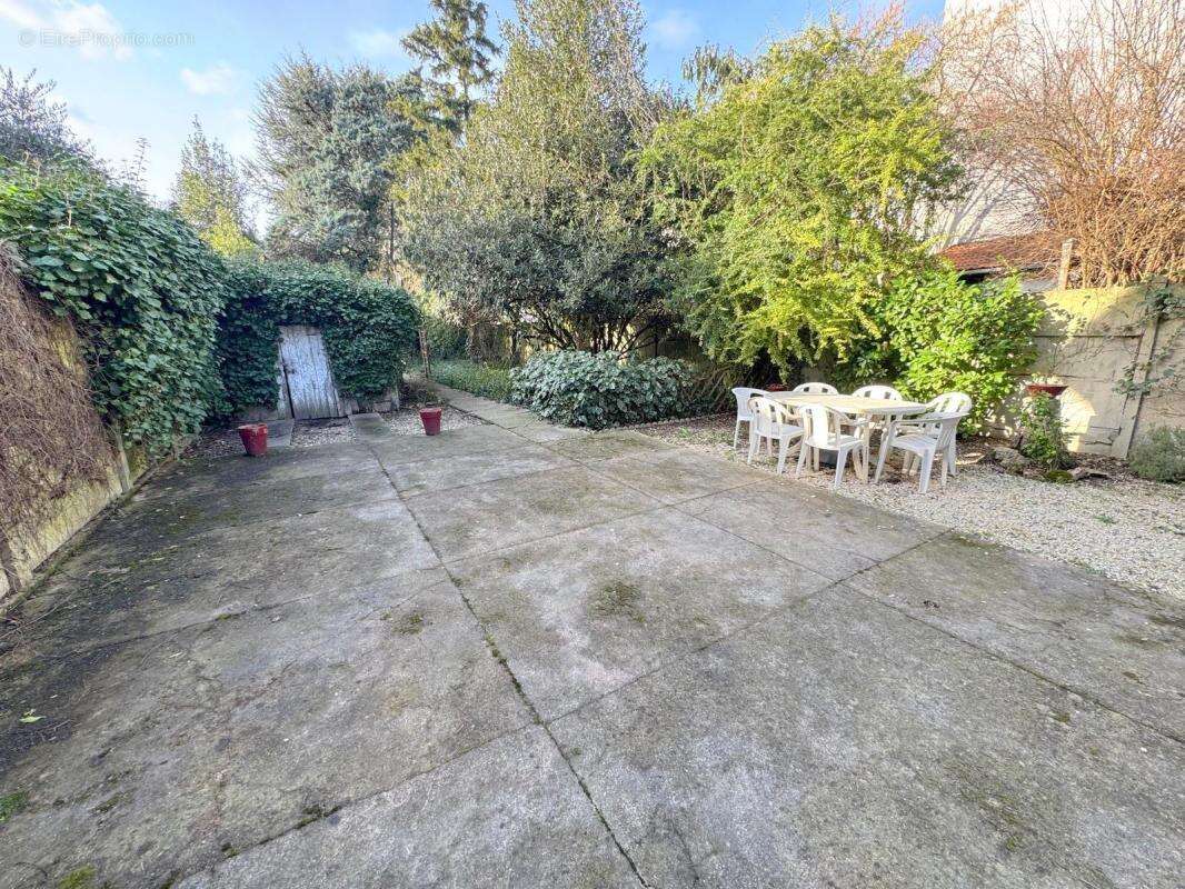 Maison à LE BLANC-MESNIL