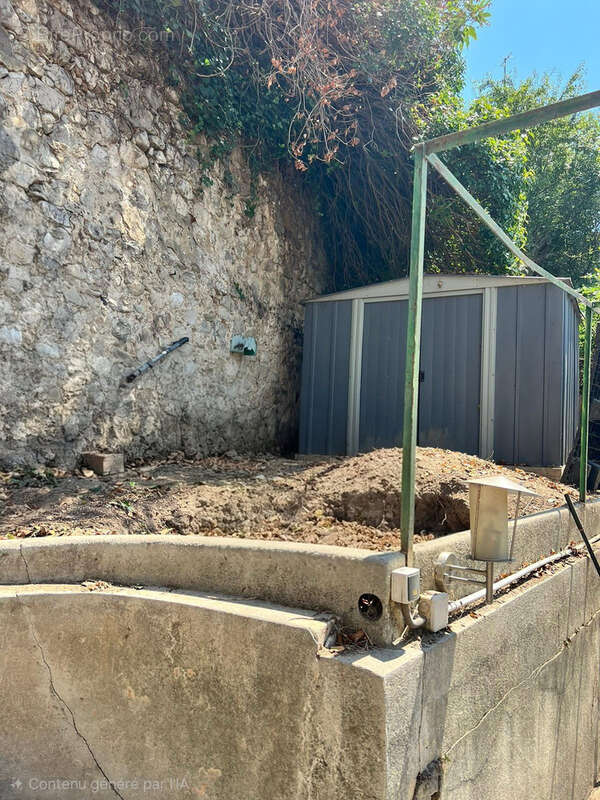 Appartement à CONTES