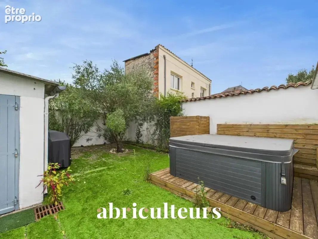 Maison de ville en vente à Cognac dans le quartier Saint-Martin (16100) - photo 2