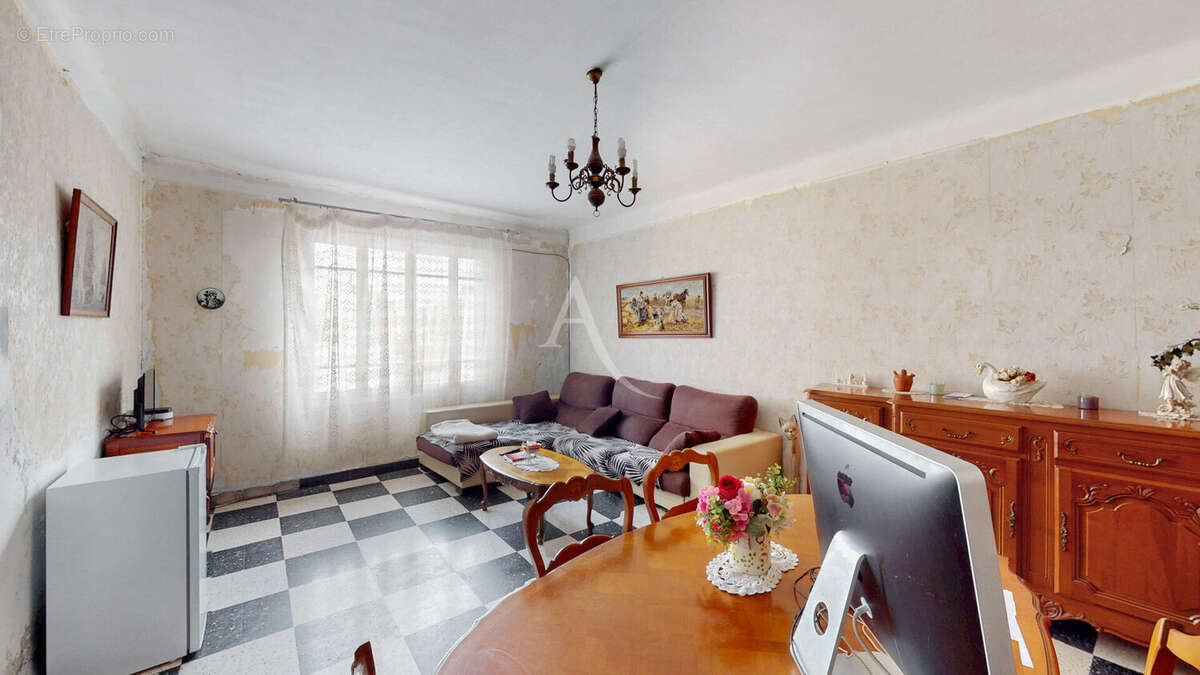 Maison à THEZAN-DES-CORBIERES