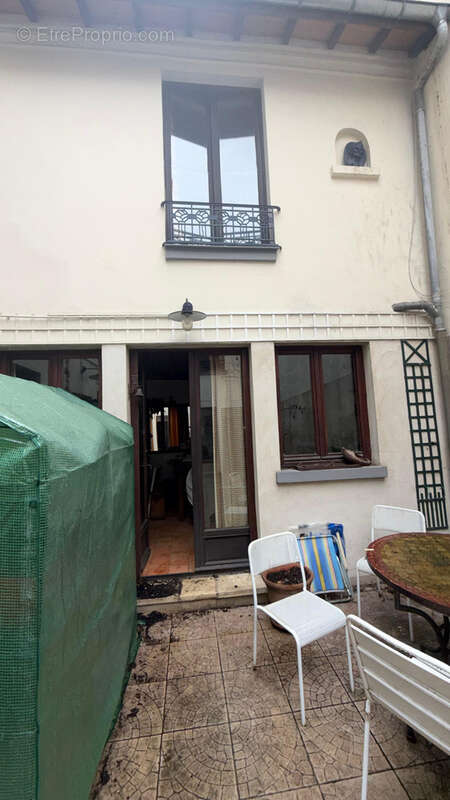 Appartement à PARIS-20E