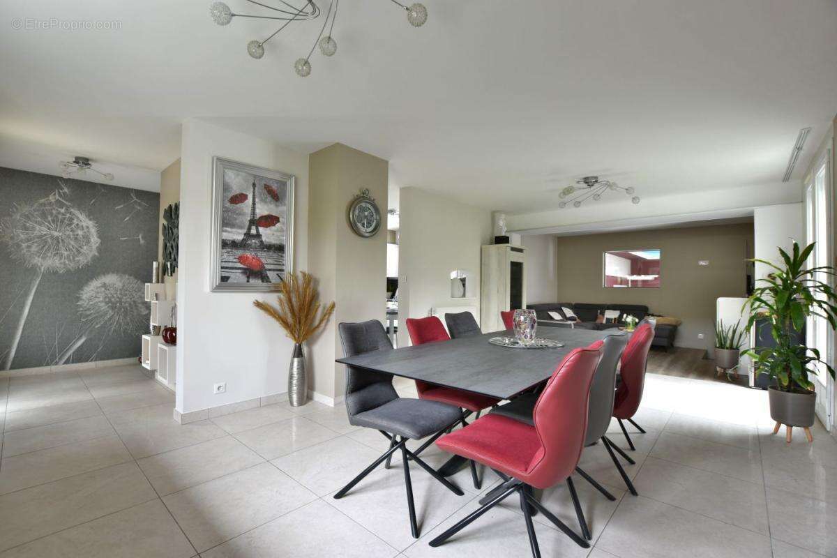 Maison à MAULEVRIER