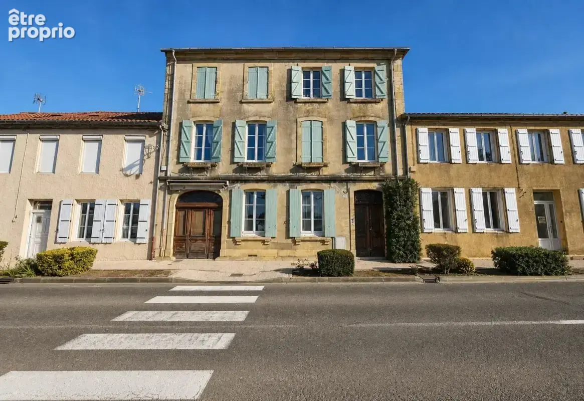 Maison de 13 pièces de 363 m² à Le Houga - photo 2