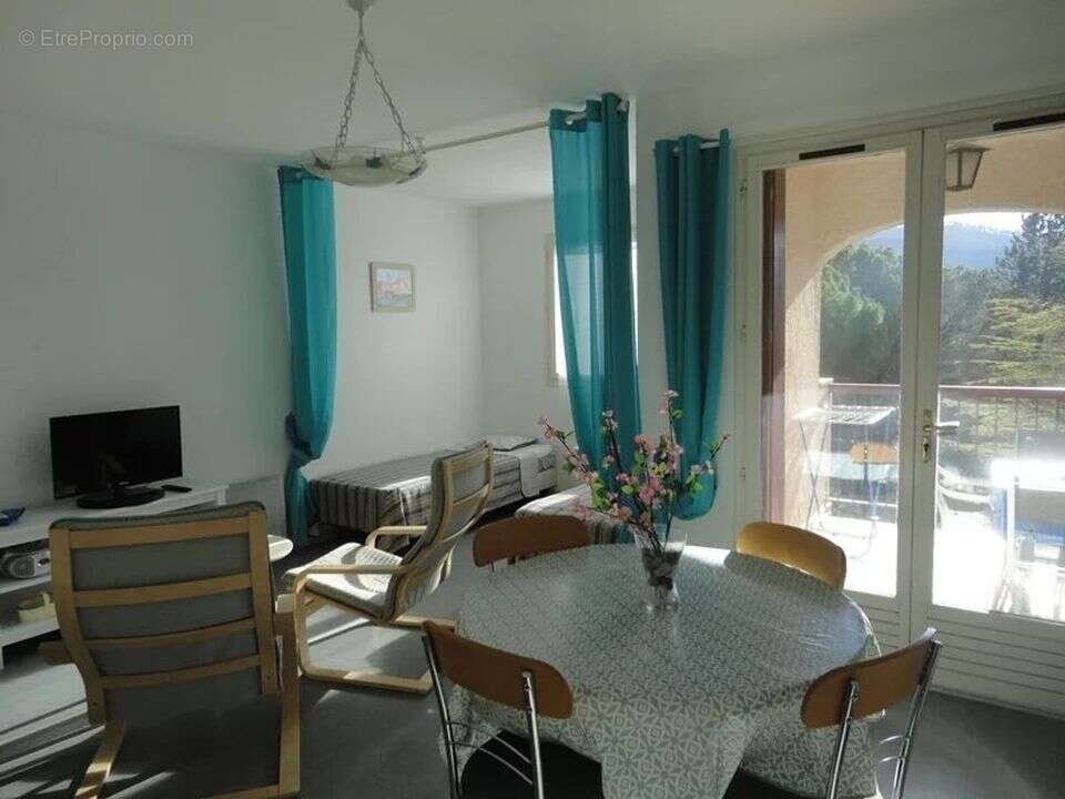 Appartement à GREOUX-LES-BAINS